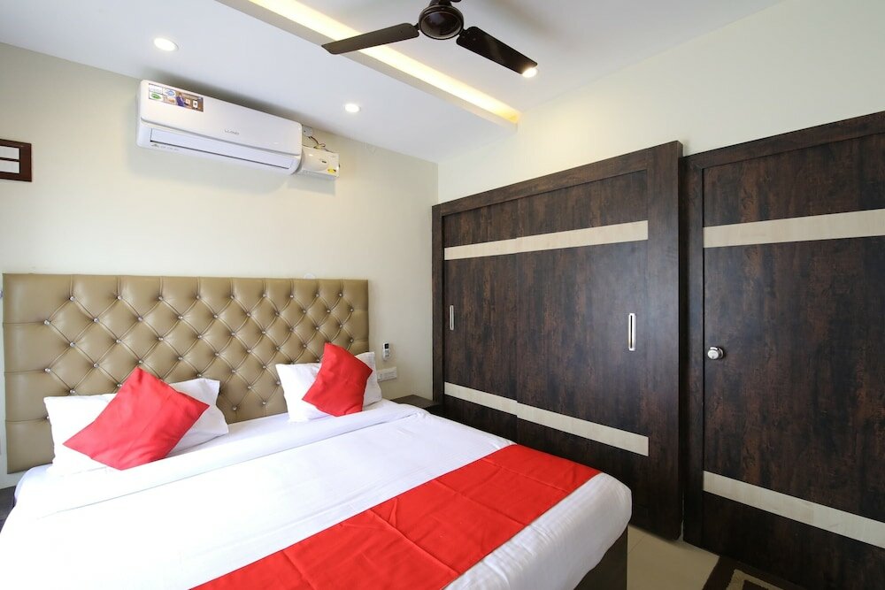 Фото Oyo 28093 Royal Sand