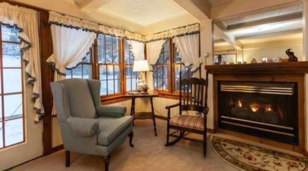 Фото Arlington's West Mountain Inn