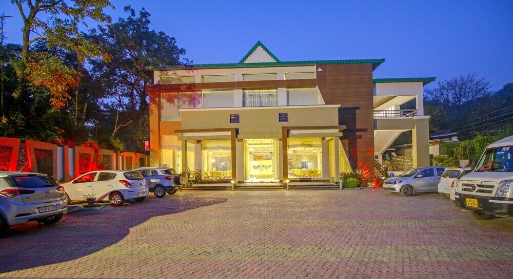 Фото Maulik Mansion Resort