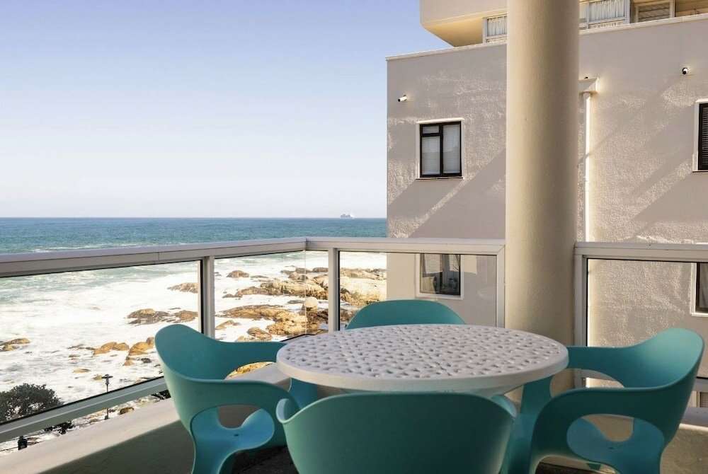 Фото Bantry Beach Luxury Suites