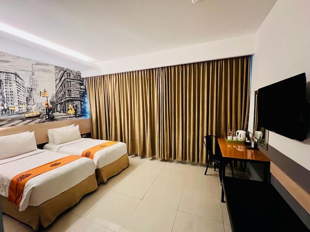 Фото отеля 2