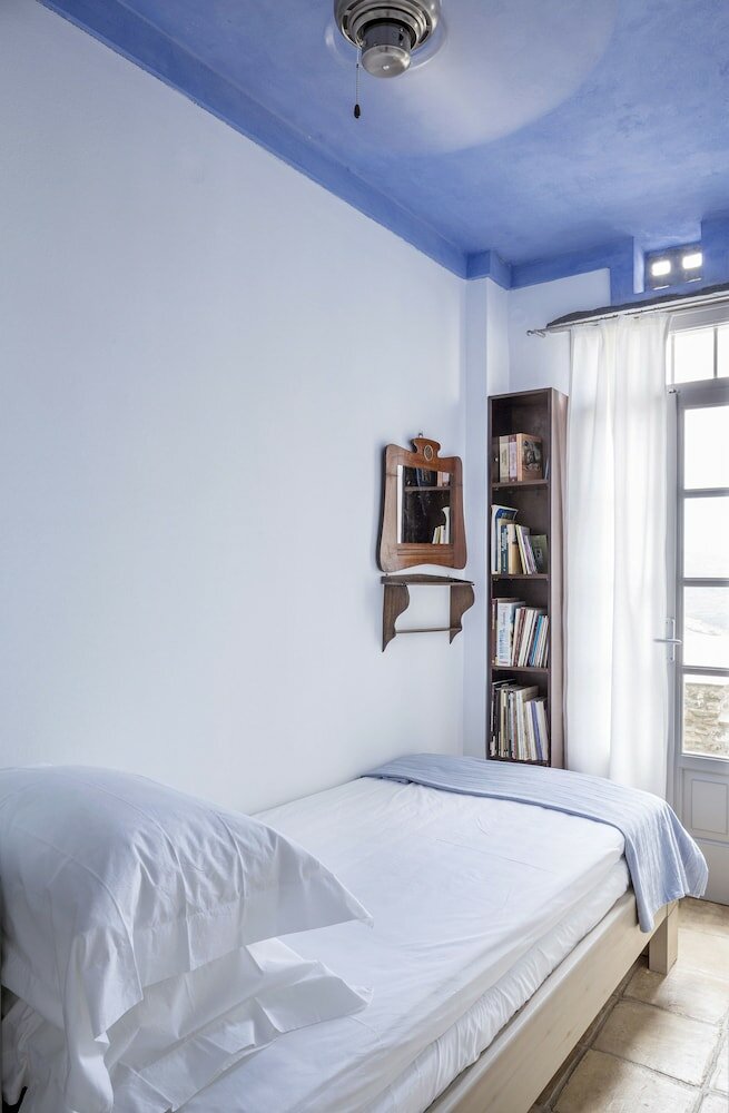 Фото Crossroads Inn