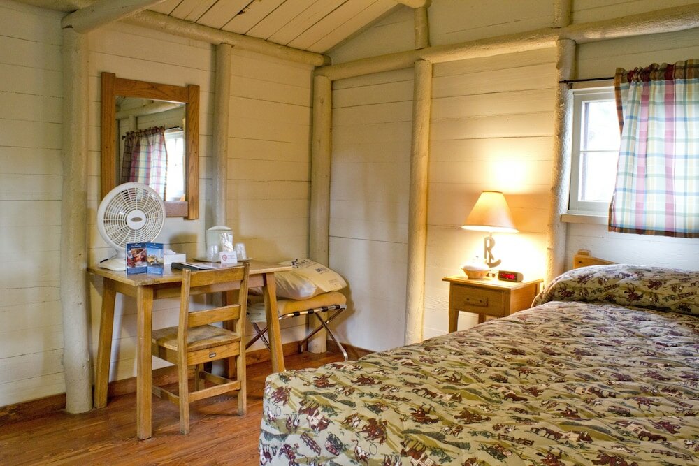 Фото Roosevelt Lodge & Cabins - Inside the Park