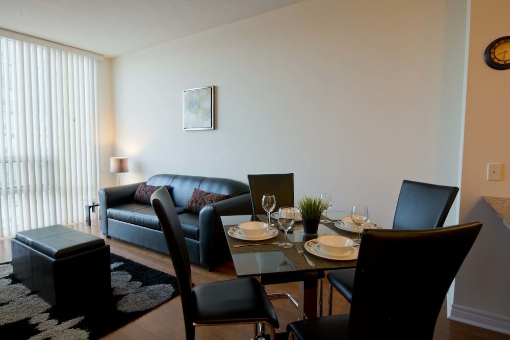 Фото Maplewood Furnished Suites