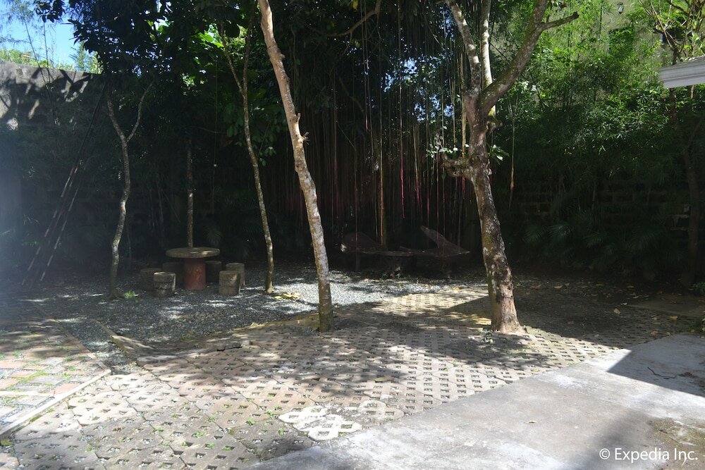 Фото Chateau Beatrice Bed & Breakfast