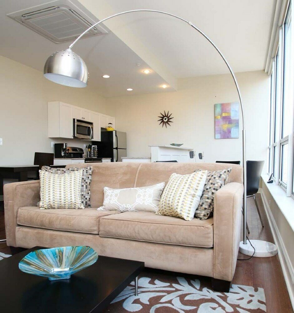 Фото UrHomeInPhilly- Market Street