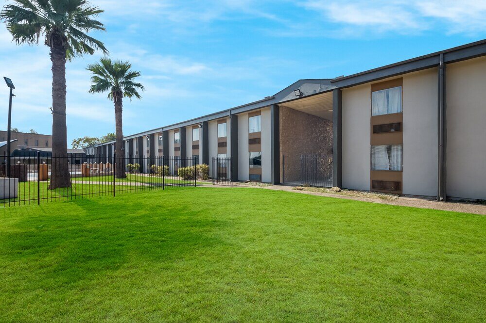 Фото Scottish Inns Austin Downtown