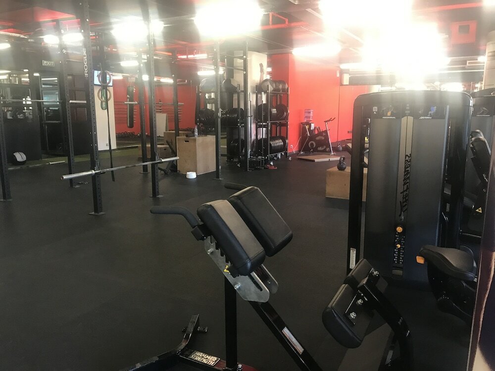 Фото 1866 Court & Suites