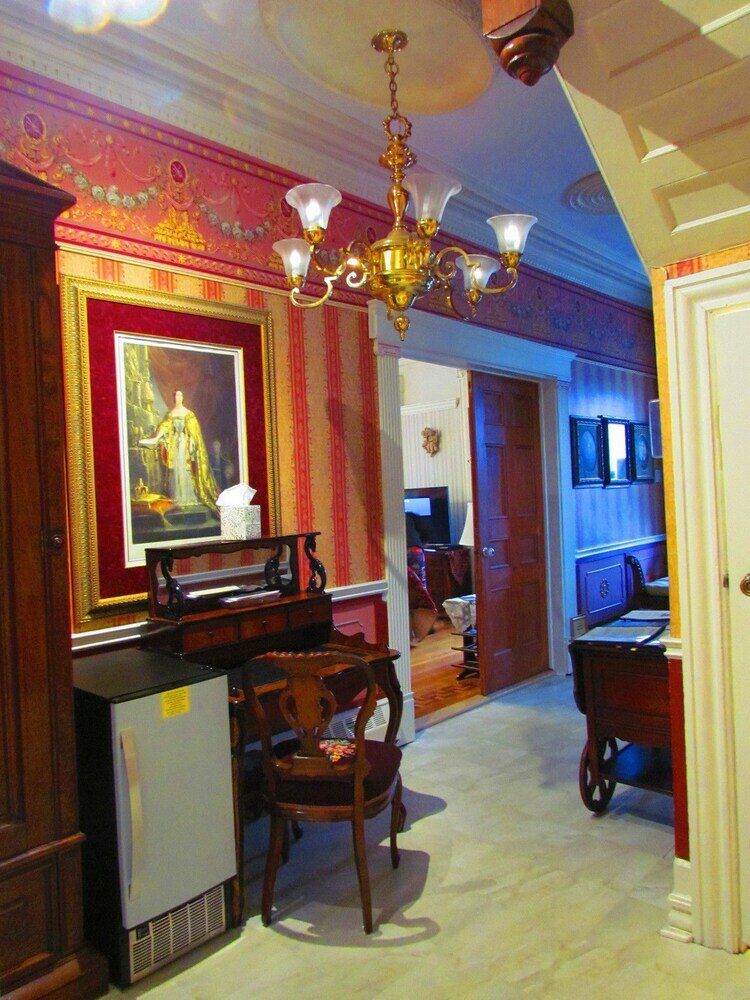 Фото The Noble Suites