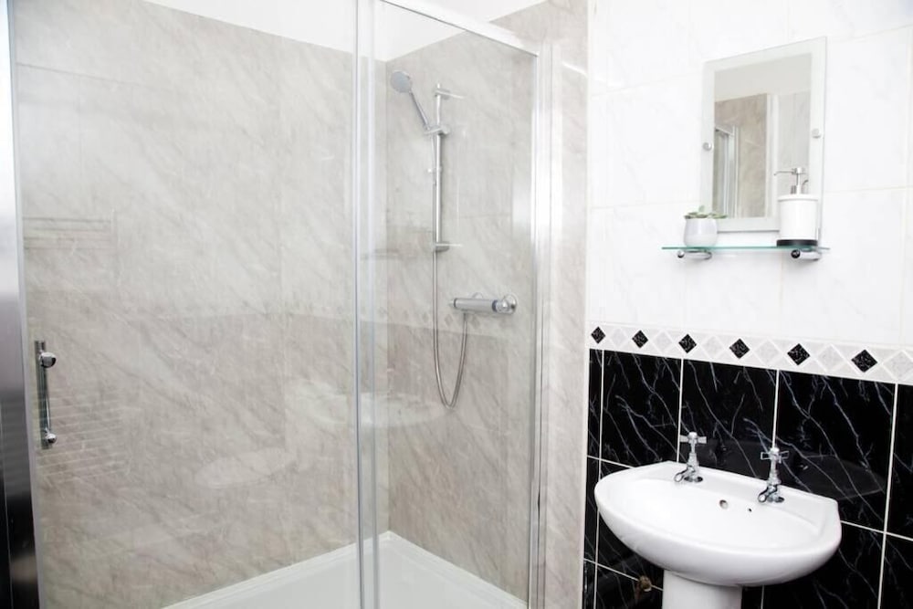 Фото Snug - Logie Baird Apartment