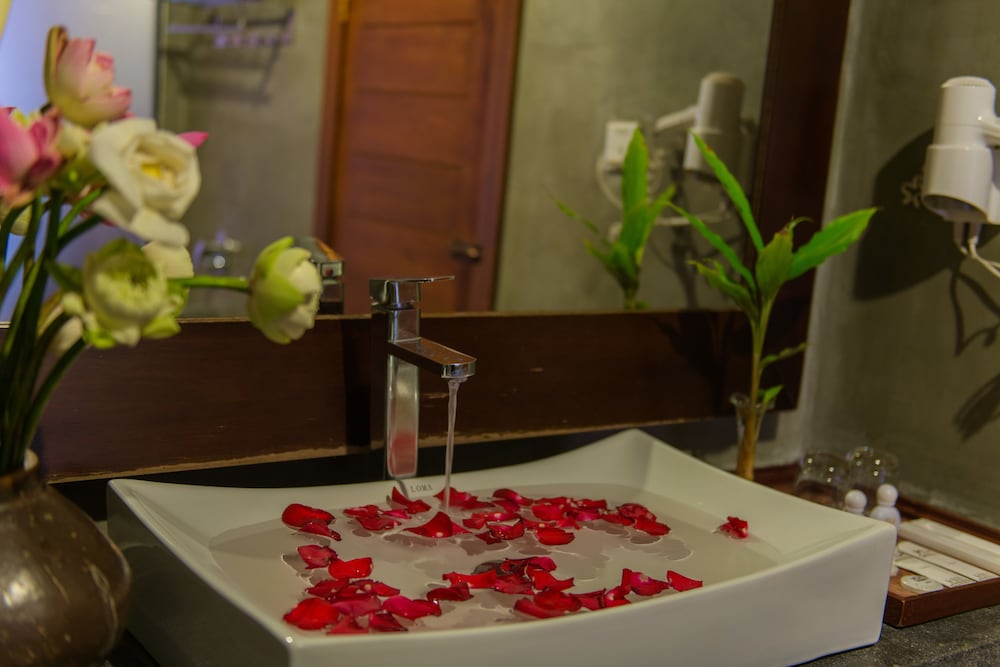 Фото Mekong Angkor Palace Hotel