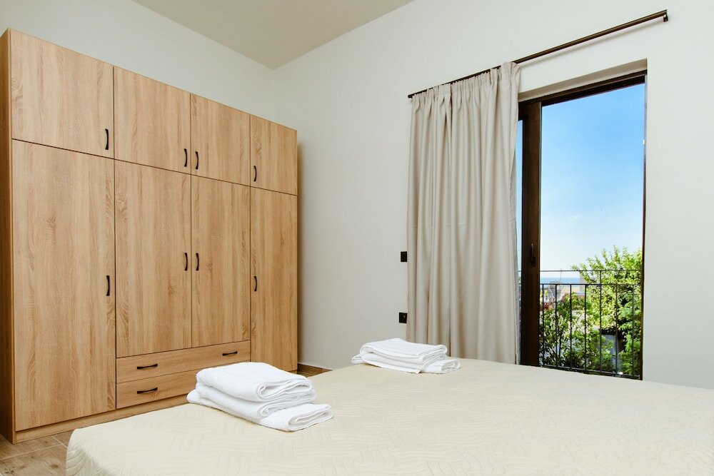 Фото Krinis houses next the old harbour