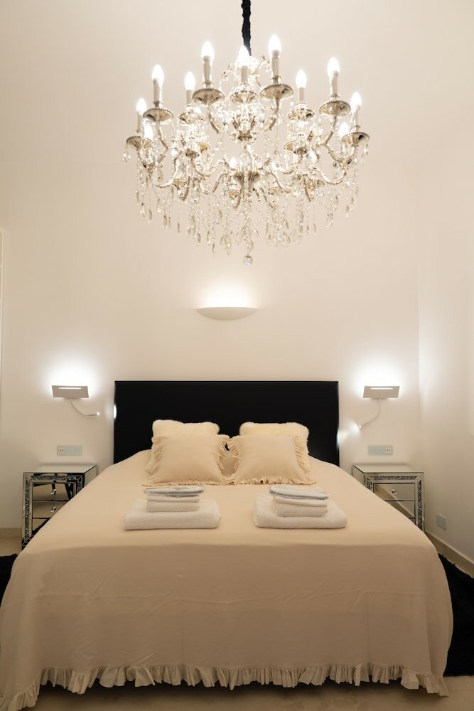 Фото The White Knight Premium Boutique Hotel