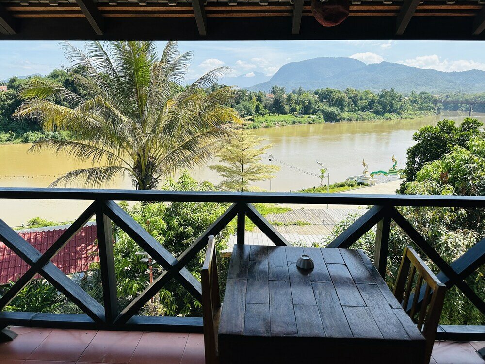 Фото Kingkham Riverside Hotel