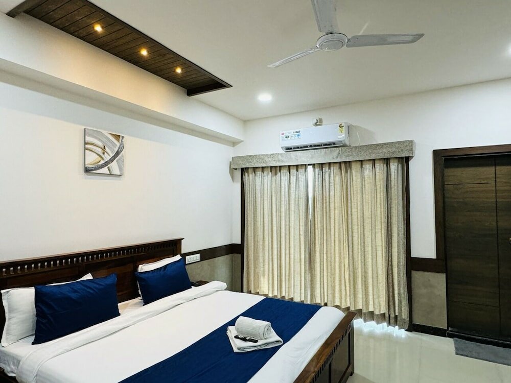 Фото Anroute Stays City Center