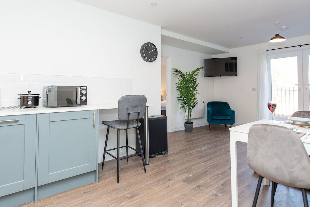 Фото Central Flats in Cardiff with Parking