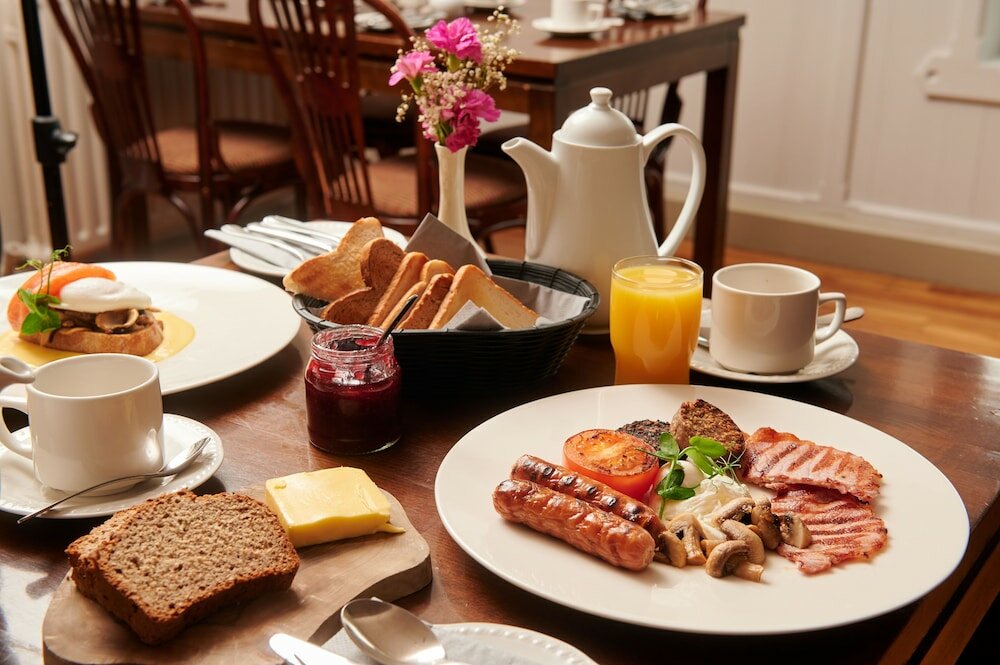 Фото Hylands Burren Hotel