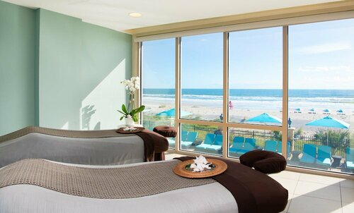 Гостиница One Ocean Resort and Spa в Атлантик Бич