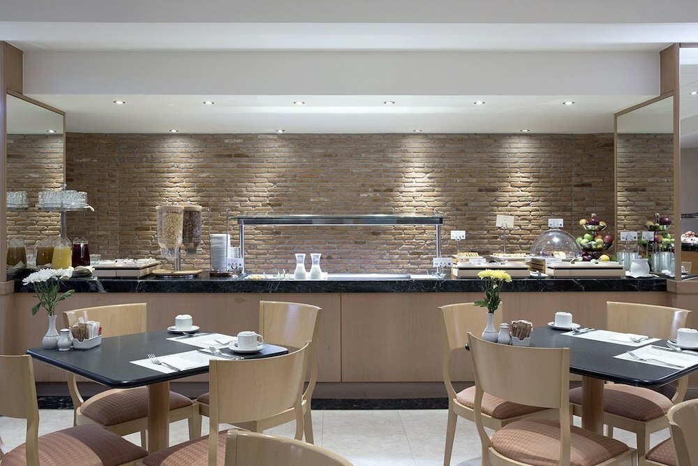 Фото Golden Age Hotel