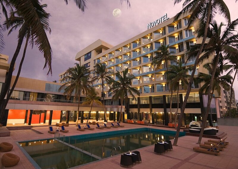 Гостиница Novotel Mumbai Juhu Beach Hotel в Мумбаи