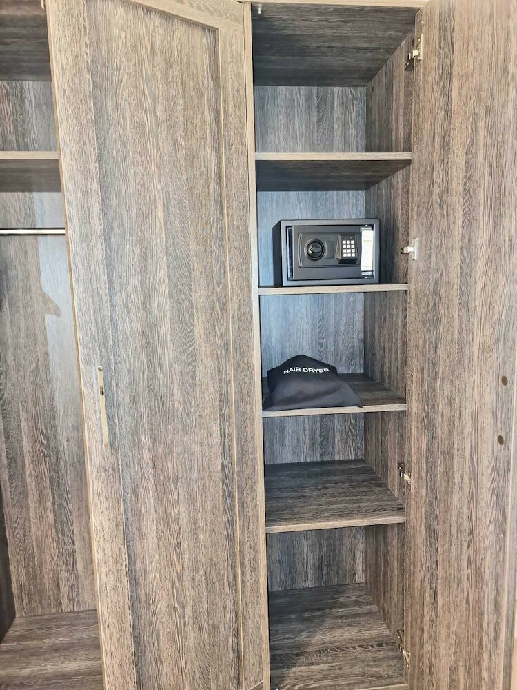 Фото Astor Court Hotel