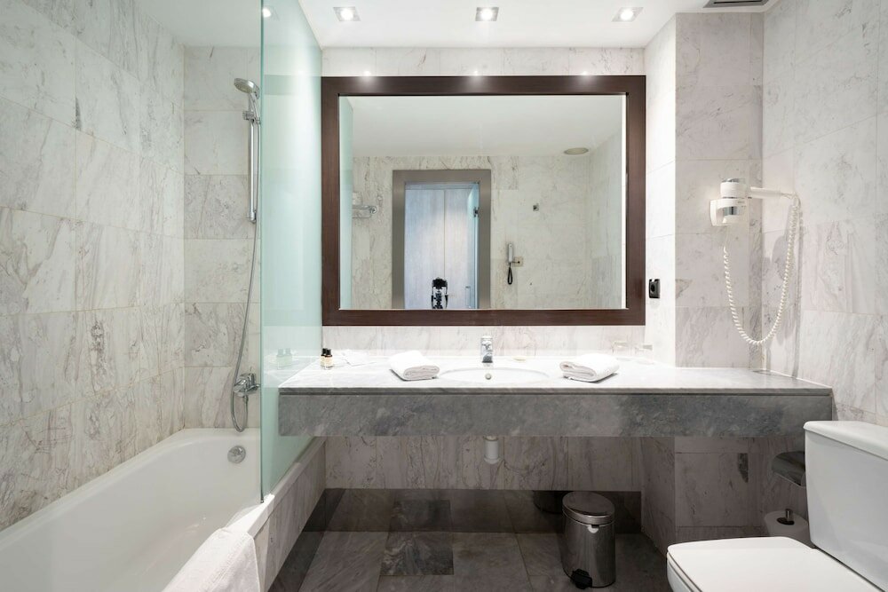 Фото Catalonia Gran Hotel Verdi