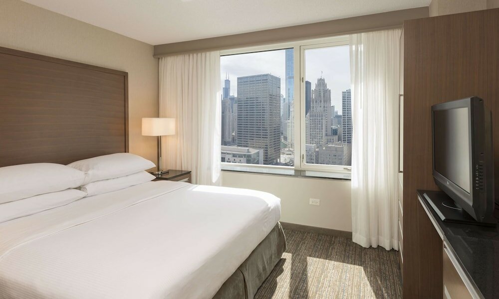 Фото Embassy Suites by Hilton Chicago Downtown Magnificent Mile