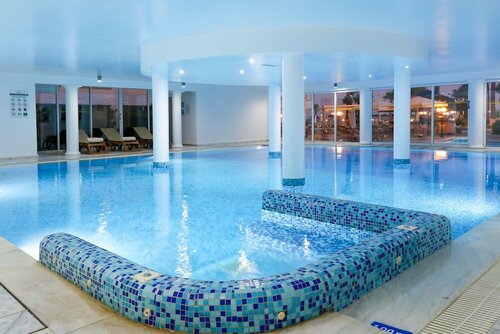 Гостиница Golden Bay Beach Hotel в Ларнаке