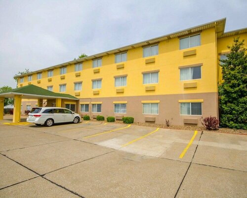 Гостиница Quality Inn Evansville