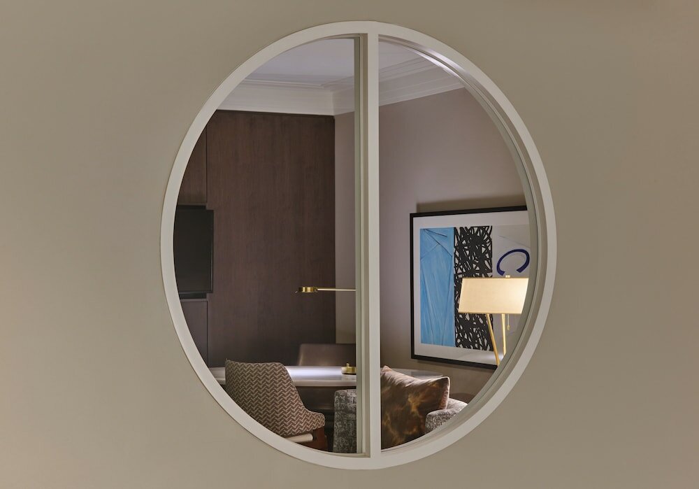 Фото Hotel Crescent Court