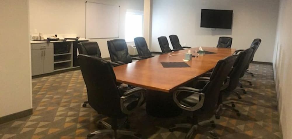 Фото Holiday Inn Salem, an Ihg Hotel