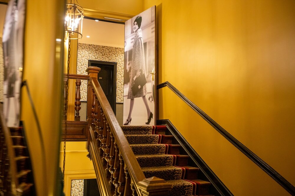 Фото Отель West End