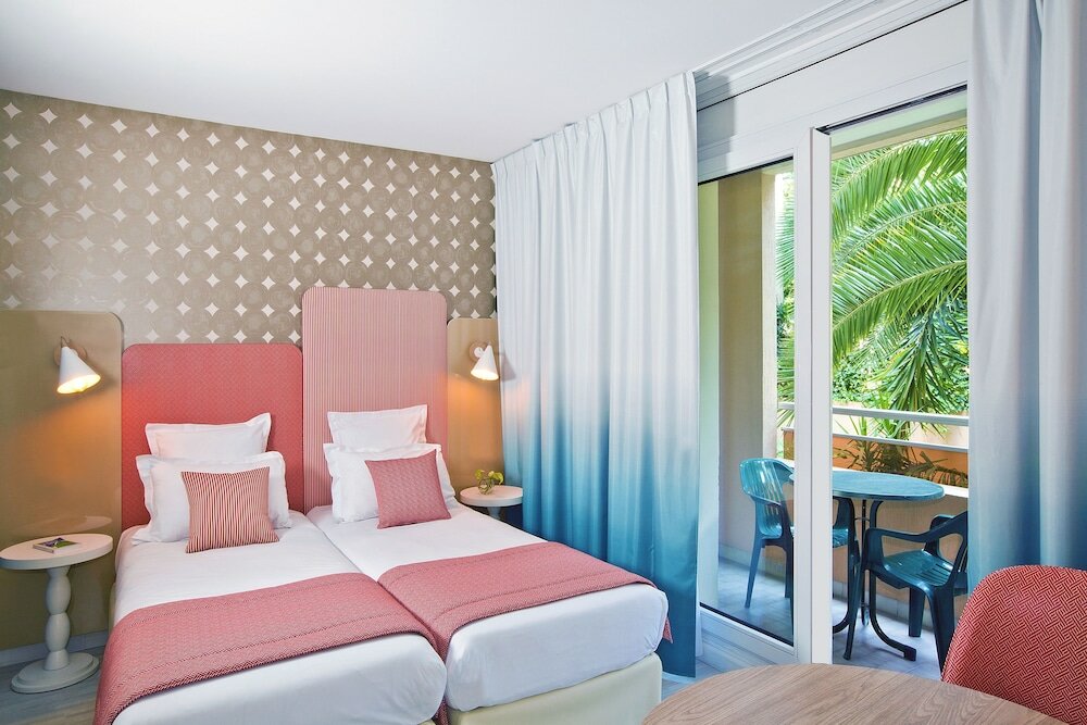 Фото Nice Promenade Residhome Aparthotel