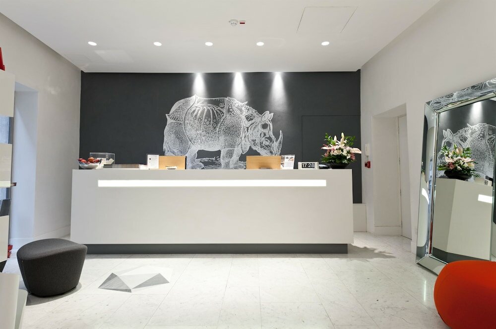 Фото Hotel White
