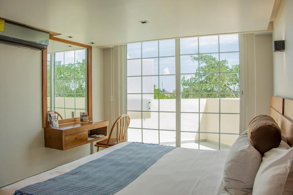 Фото Hotel Plaza Kokai