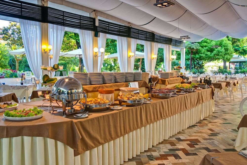 Фото Grand Hotel Royal