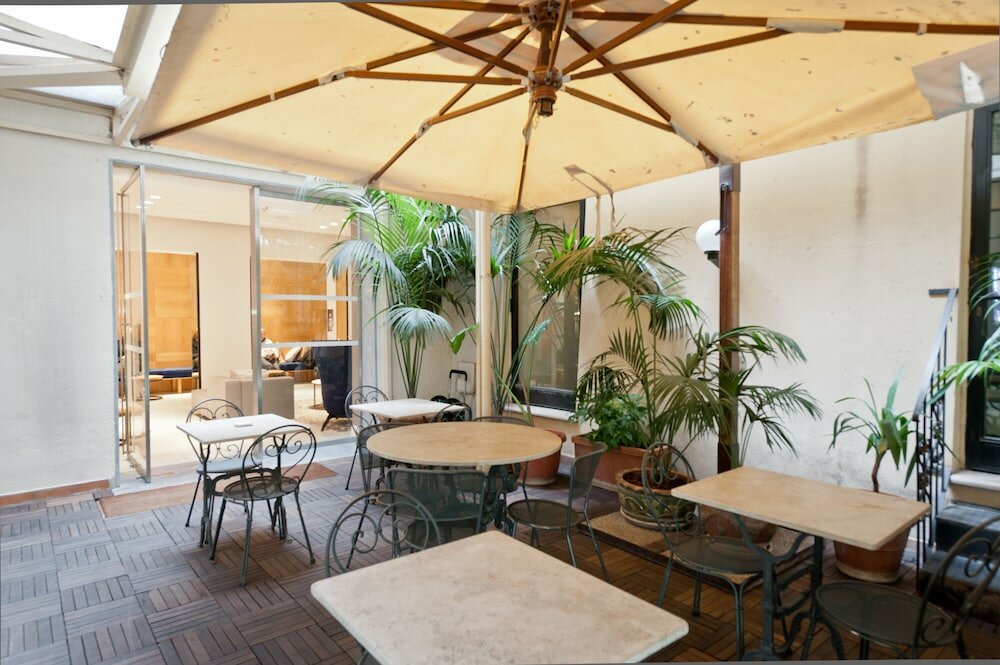 Фото Hotel White