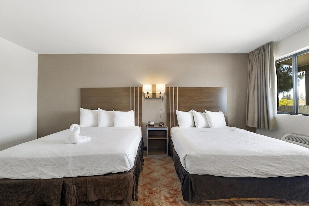 Фото Heritage Inn Express Roseville