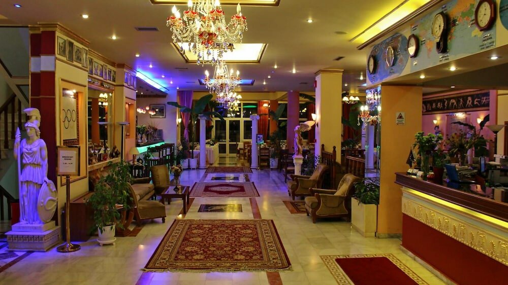 Фото Famissi Hotel