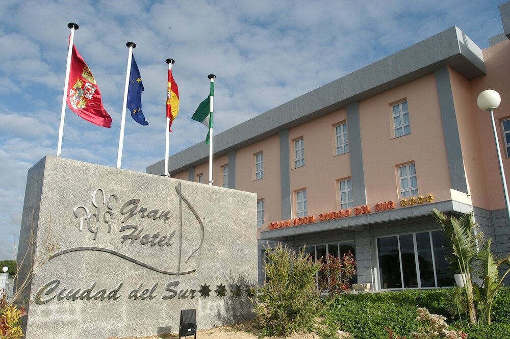 Фото Gran Hotel Ciudad Del Sur