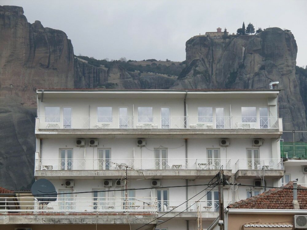 Фото Famissi Hotel