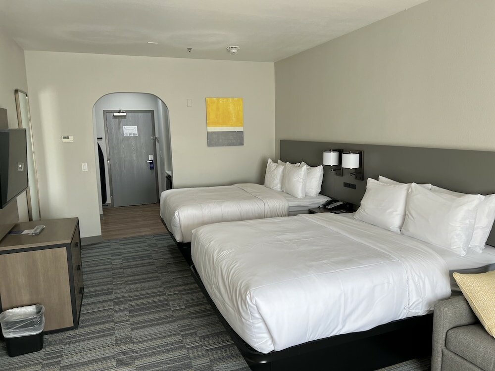 Фото Comfort Inn & Suites