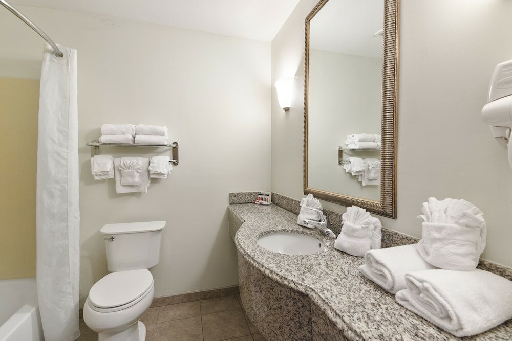 Фото Oyster Point Inn & Suites Newport News