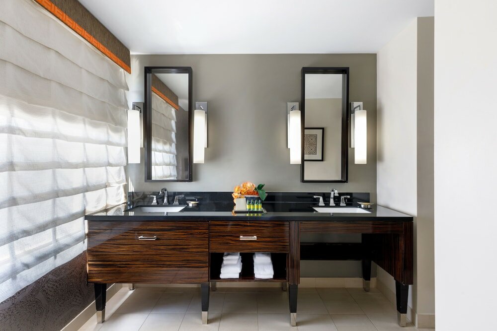 Фото Colcord Hotel