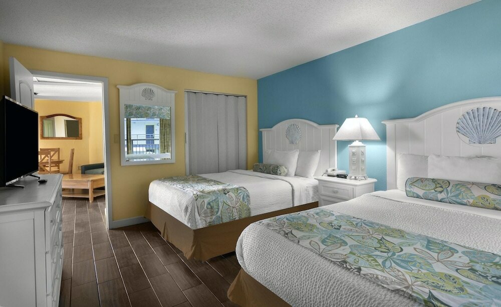 Фото Monterey Bay Suites