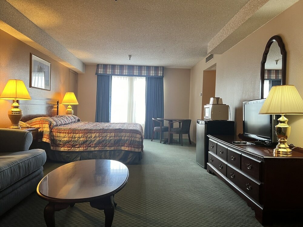 Фото Hardman House Inn & Suites