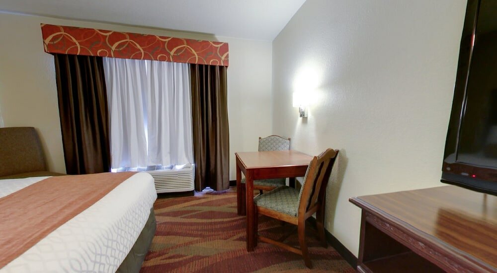 Фото Best Western Plus Fort Wayne Inn & Suites North