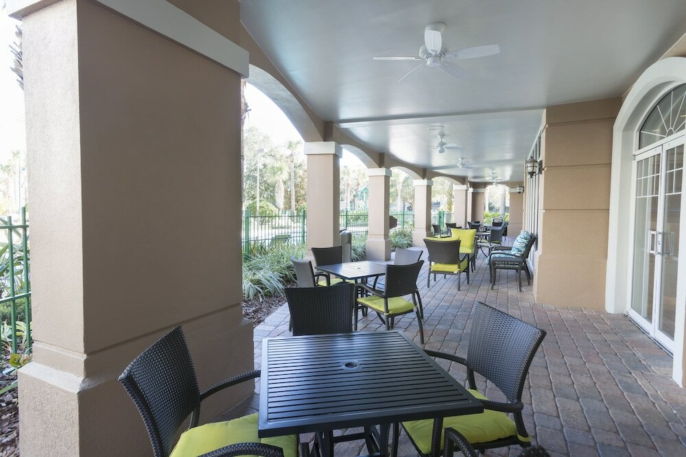 Фото Holiday Inn Express & Suites S Lake Buena Vista, an Ihg Hotel