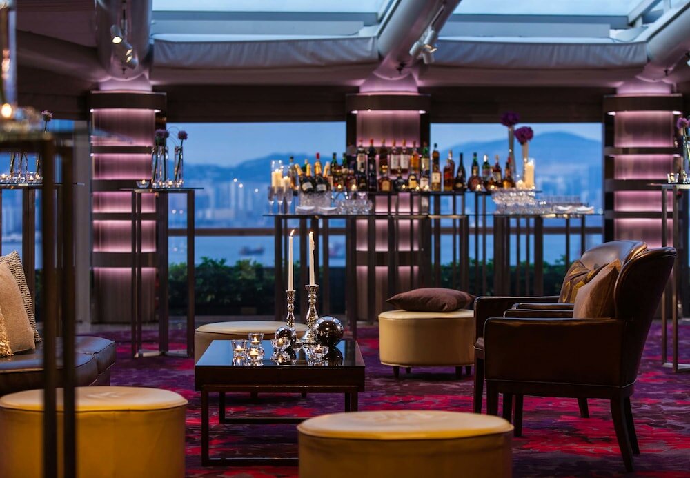 Фото Renaissance Hong Kong Harbour View Hotel