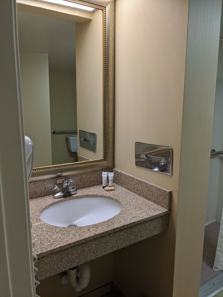 Фото SureStay Plus Hotel by Best Western Tempe University